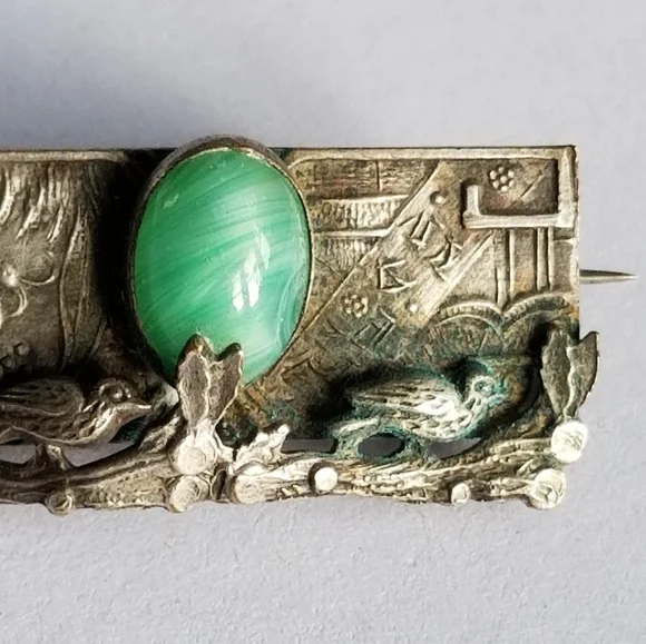 Antique Victorian brooch Peking glass bird pin - Picture 9 of 13